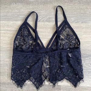 Urban Outfitters Women’s lace bra Size small